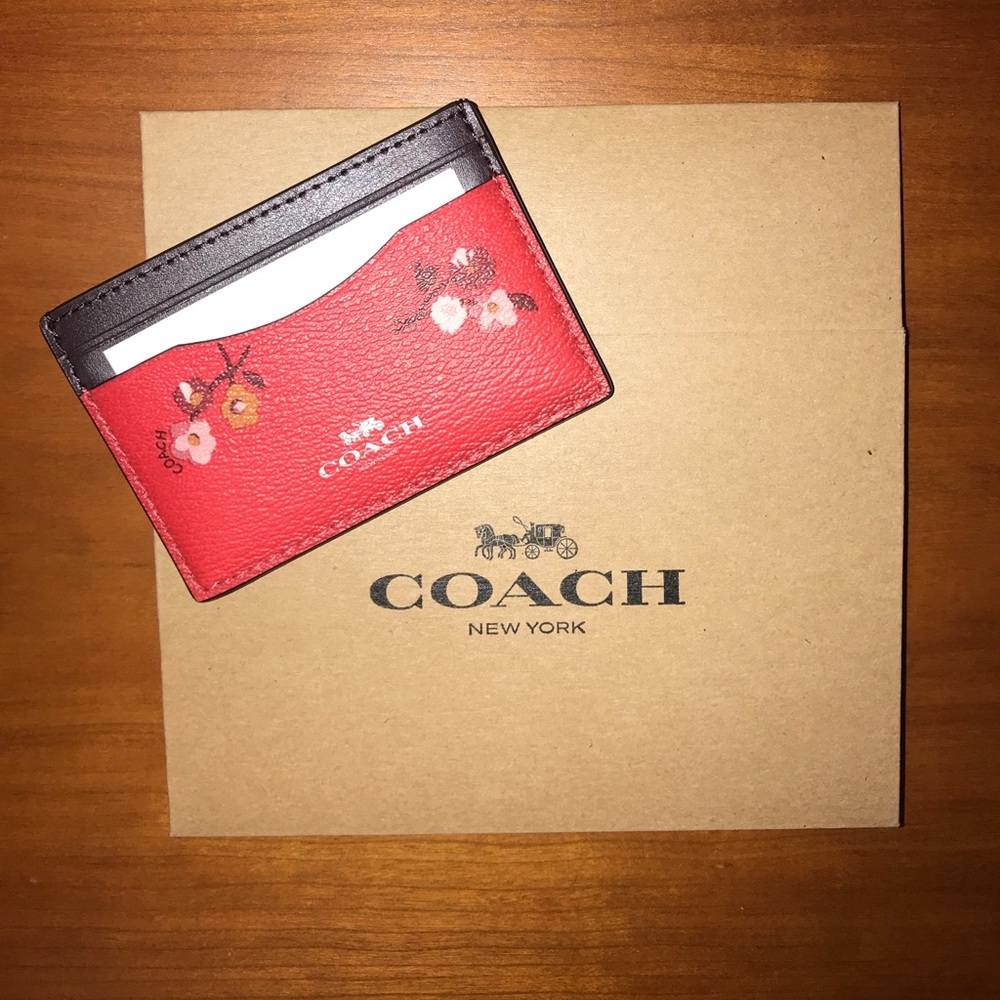 NEW WITH TAGS SIGNATURE CARD CASE FROM COACH